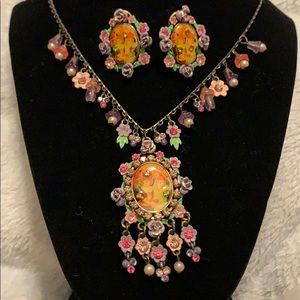 Necklace and earring set